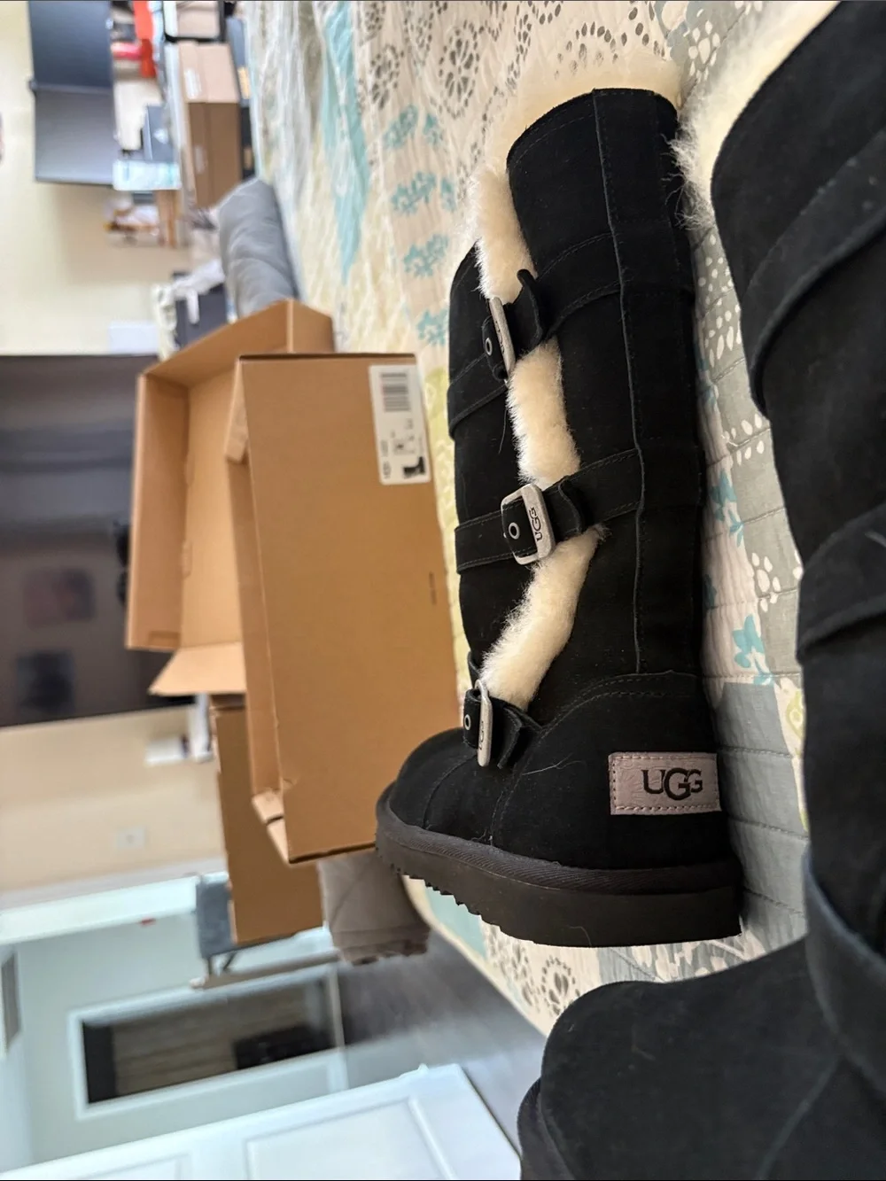 UGG K Maddi II Kids Black Buckle Boots